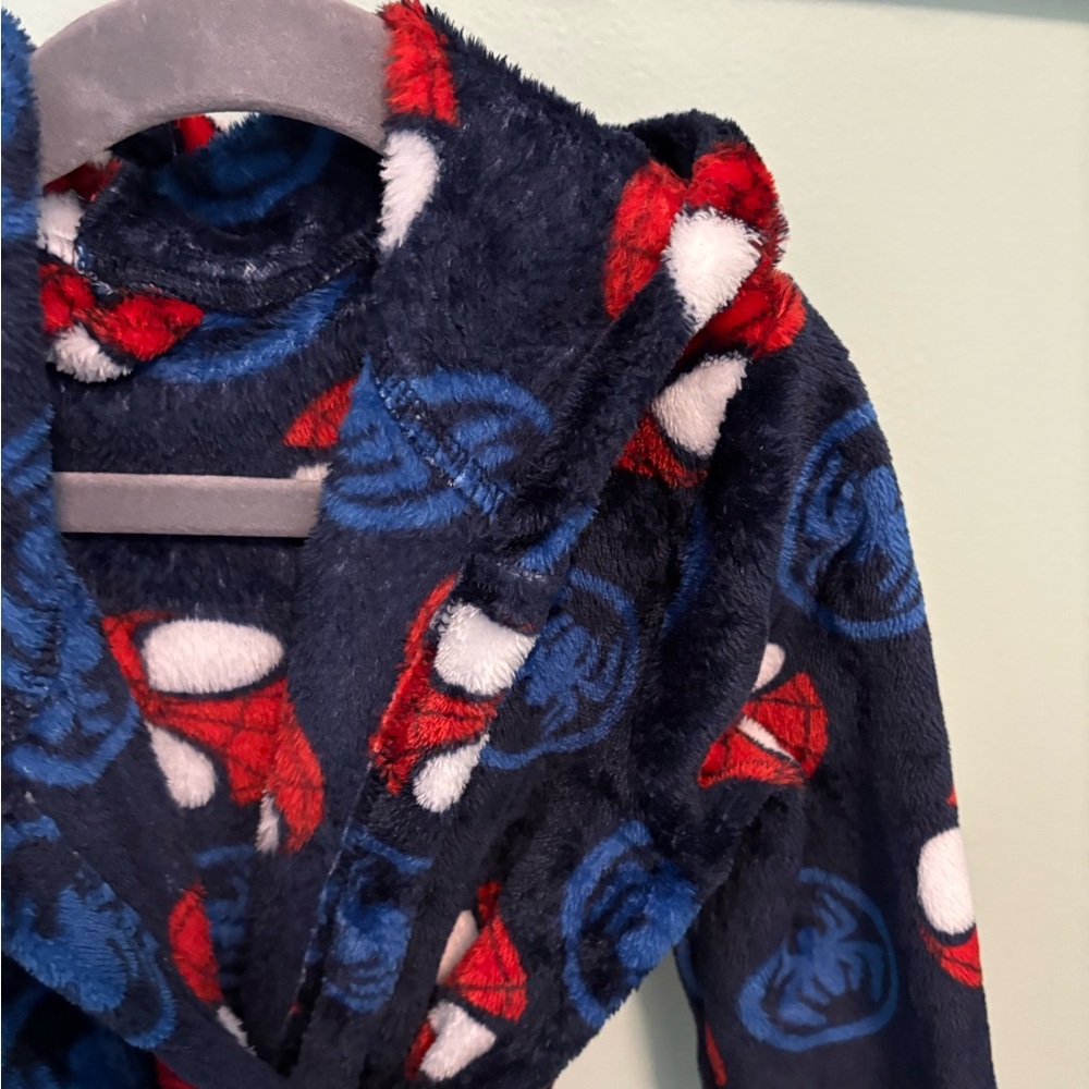 Spider-Man Fleece Robe - Picture 2 of 6